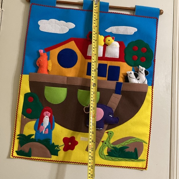 Vintage (1989) Noah’s Ark Wall Hanging & Book - Picture 13 of 16